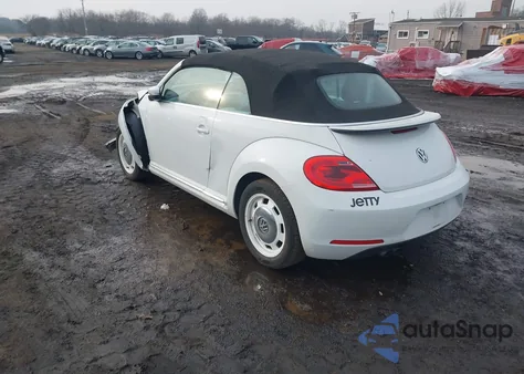 2015 Volkswagen Beetle 1.8T Classic из США, поврежденный, VIN 3VW517AT2FM810284